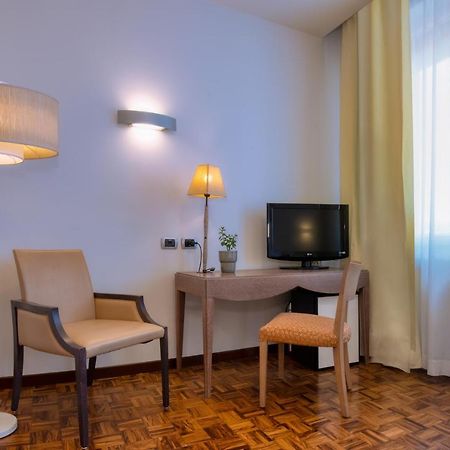 Park Hotel Mondovi Luaran gambar