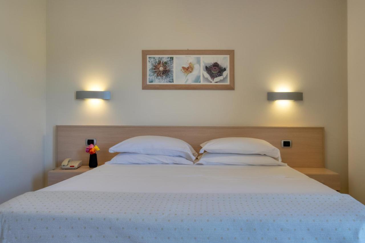 Park Hotel Mondovi Luaran gambar