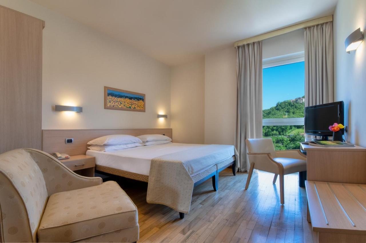 Park Hotel Mondovi Luaran gambar