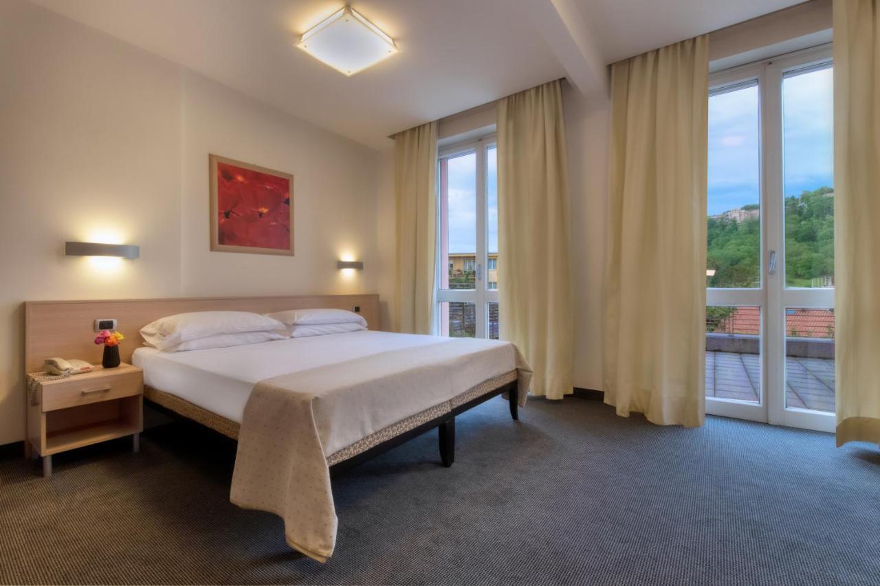 Park Hotel Mondovi Luaran gambar