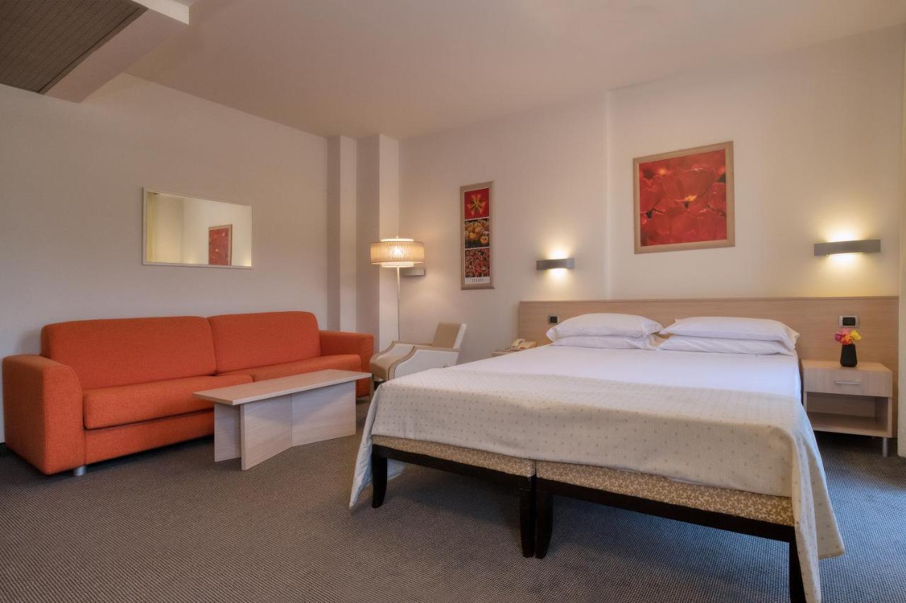 Park Hotel Mondovi Luaran gambar