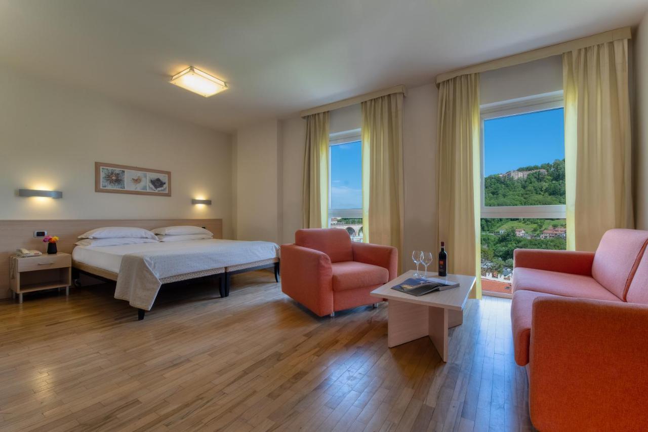 Park Hotel Mondovi Luaran gambar