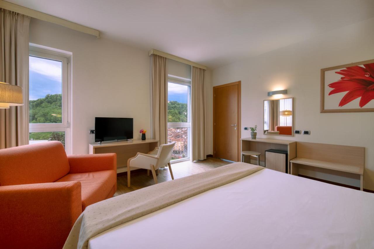 Park Hotel Mondovi Luaran gambar