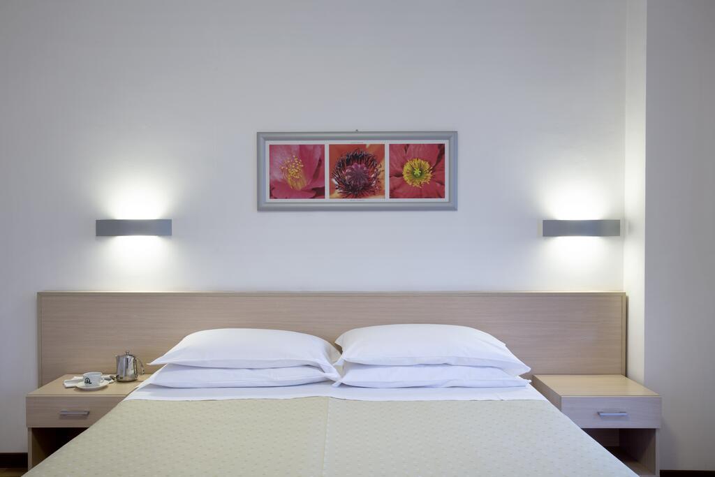 Park Hotel Mondovi Luaran gambar