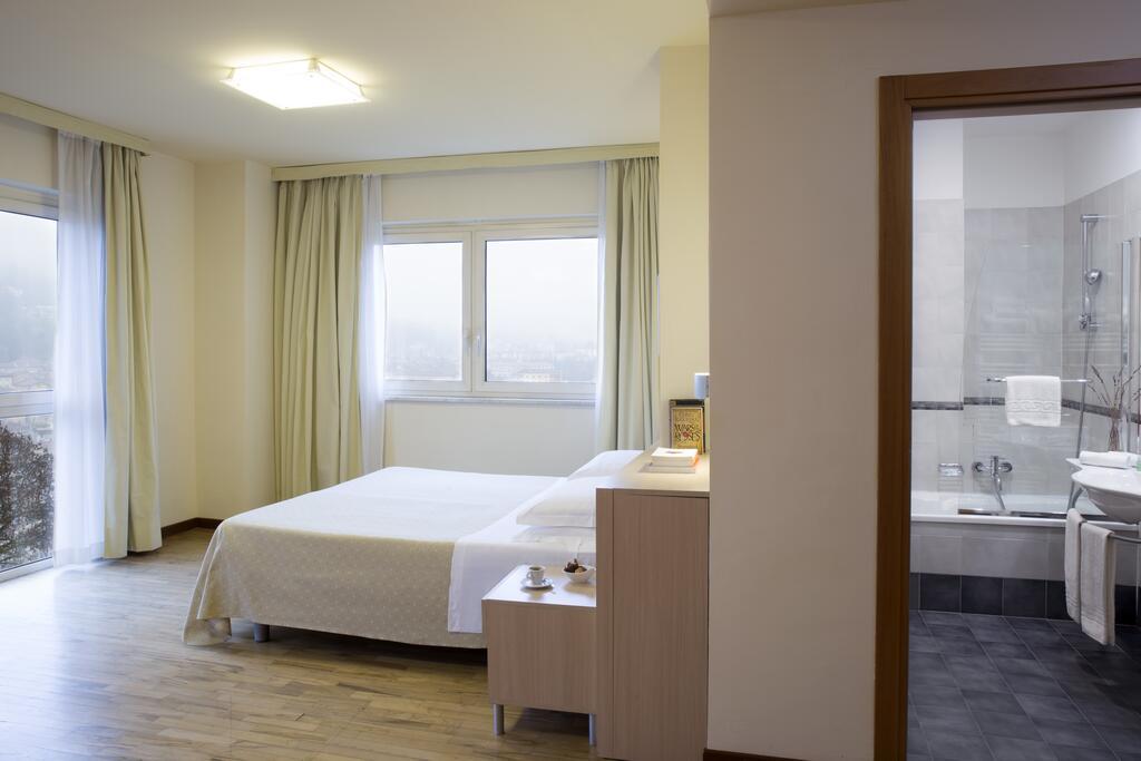 Park Hotel Mondovi Luaran gambar