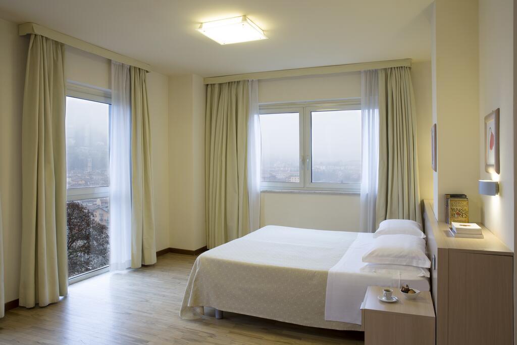 Park Hotel Mondovi Luaran gambar
